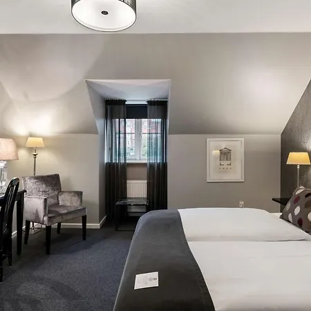 ホテル Kronjylland 4*